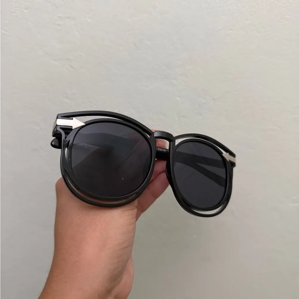 womens black sunglasses round summer plastic light weight summer